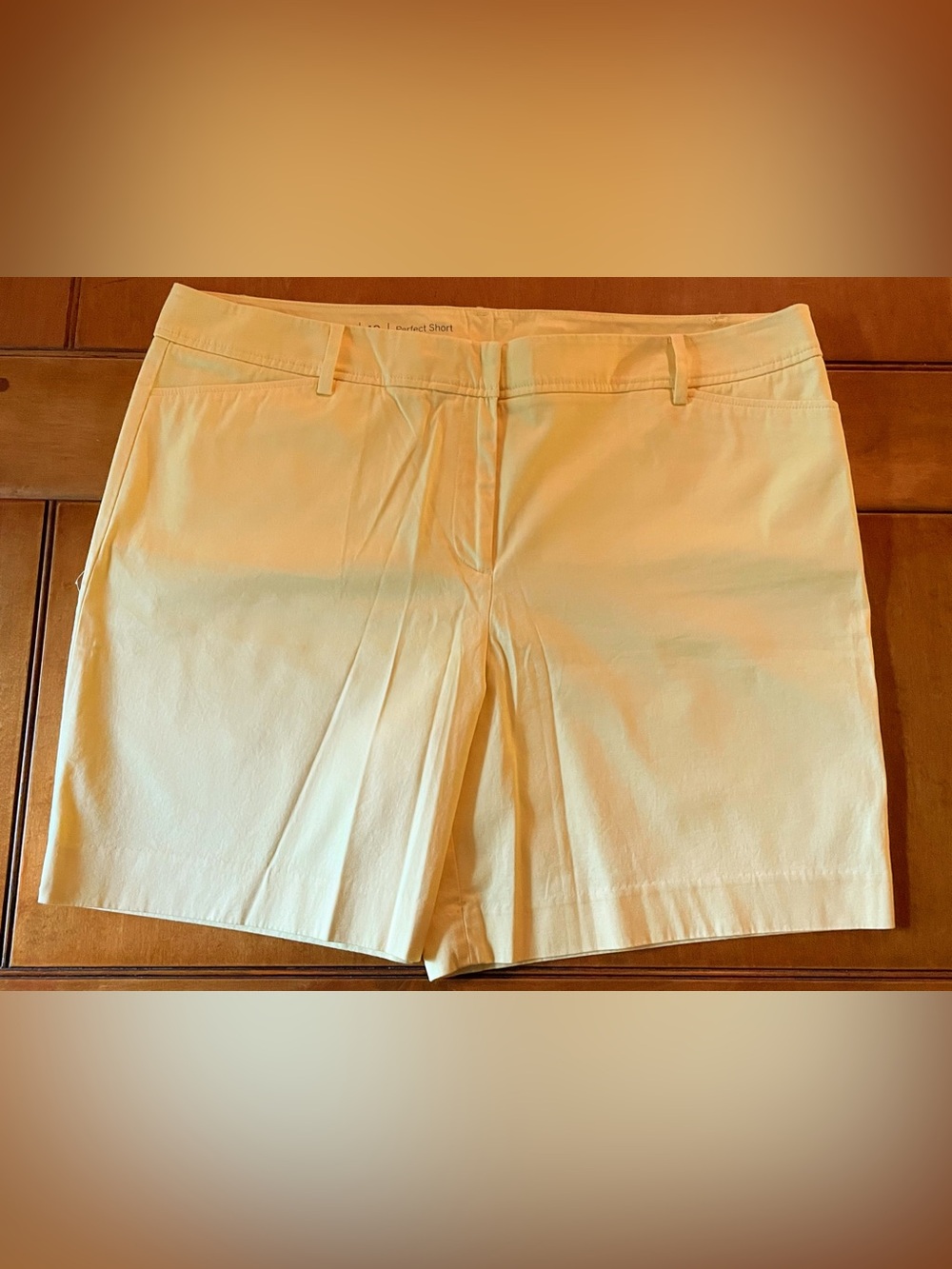 Talbots Light Yellow ‘Perfect’ Cotton Chino Shorts Size 18 - NWOT - Picture 2 of 10